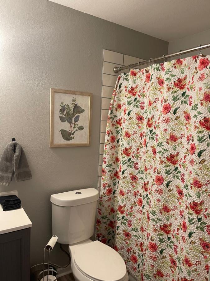 The Deannie Apt #6 - Simple And Homey 2Bd W/ Wifi Hamilton Exterior photo